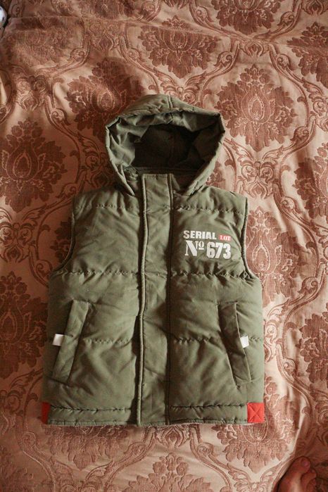 Жилетка, жилет новый, классного качества Bambus  р.122