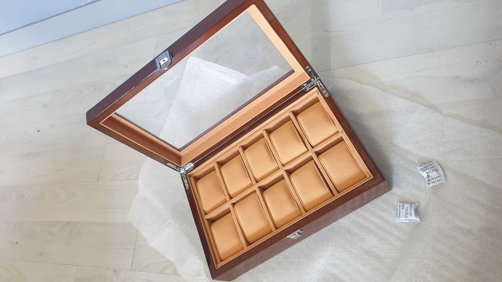 Caixa em madeira de luxo para guardar 10 relogios. Tissot, rolex