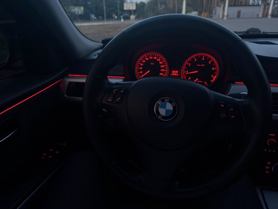 BMW E90 325xi седан автомат 2005