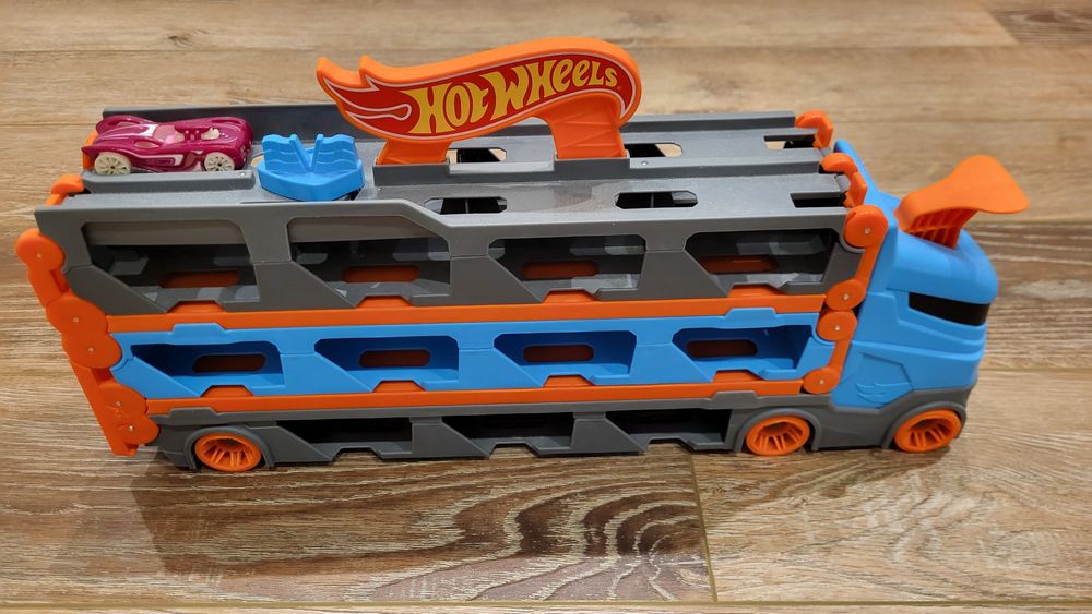 Треки хотвілс hotwheels