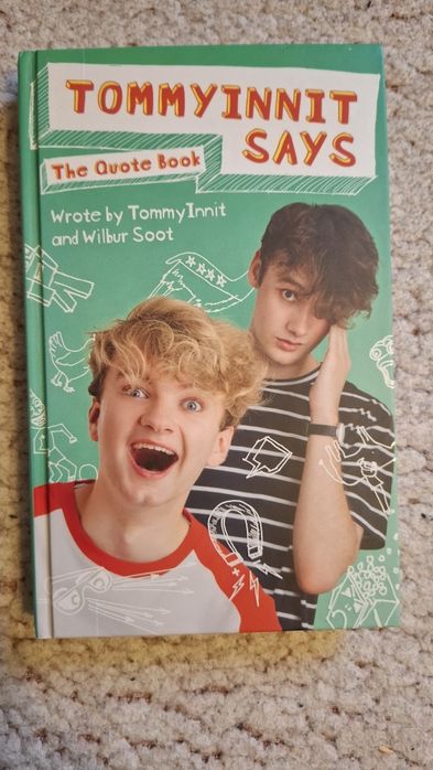 Książka " tommyinnit says - the quote book