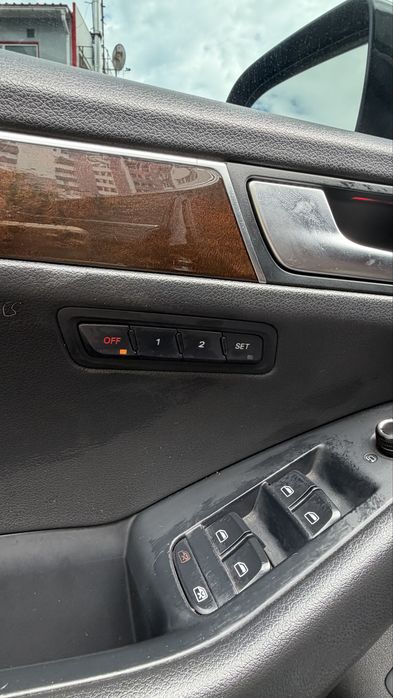 Продам Audi Q5 2012
