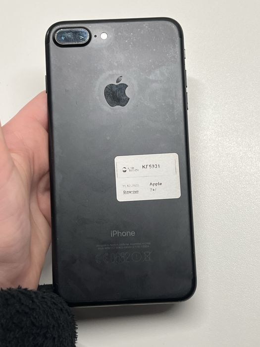 Sprzedam iPhone 7 Plus w pełni sprawny technicznie.