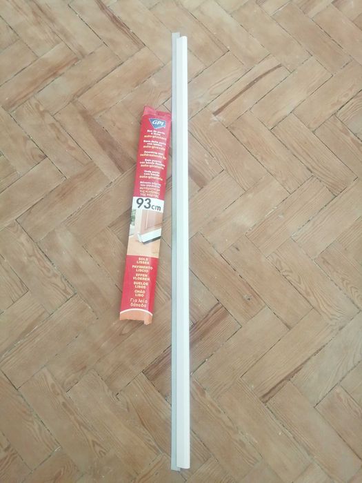 Veda porta da entrada, em branco