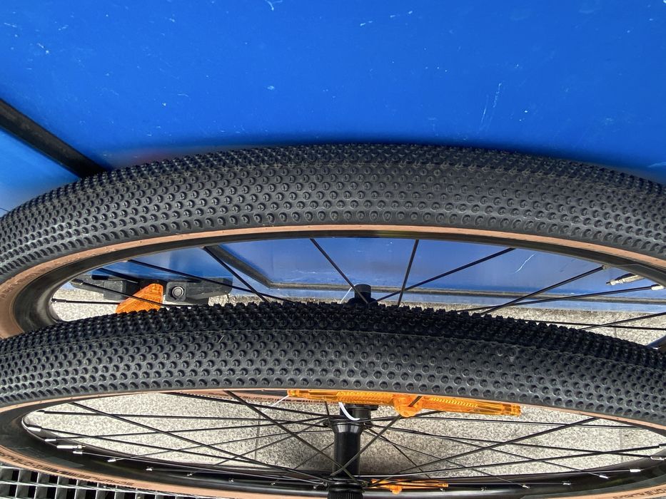Komplet kót syncros + opony SCHWALBE G-One Allround