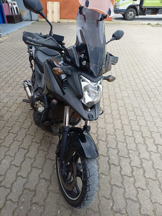 Moto Honda NC750X DCT (automática)