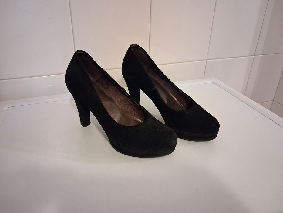 Sapatos de Salto Pretos – Tam. 36 (Clássicos e Elegantes)