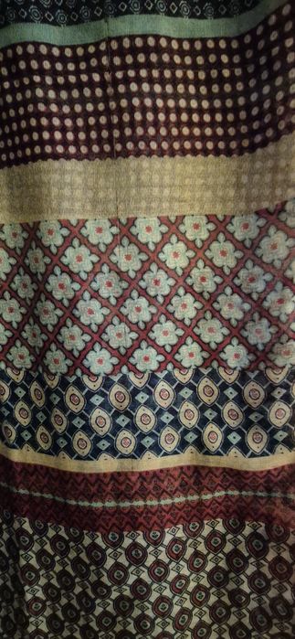 Lenço pescoço em tons azuis e grená