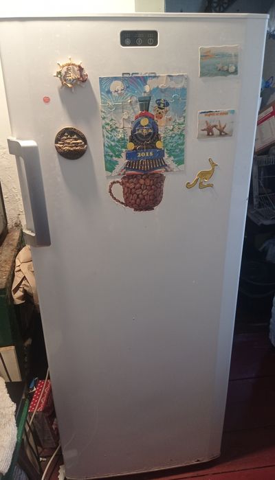 Продам морозильну камеру Beko б.у.