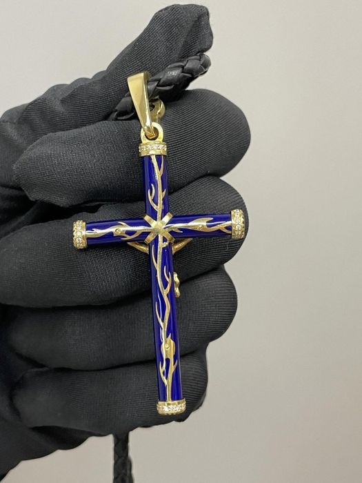 Золотой крест , эмаль , бриллианты , сапфиры.