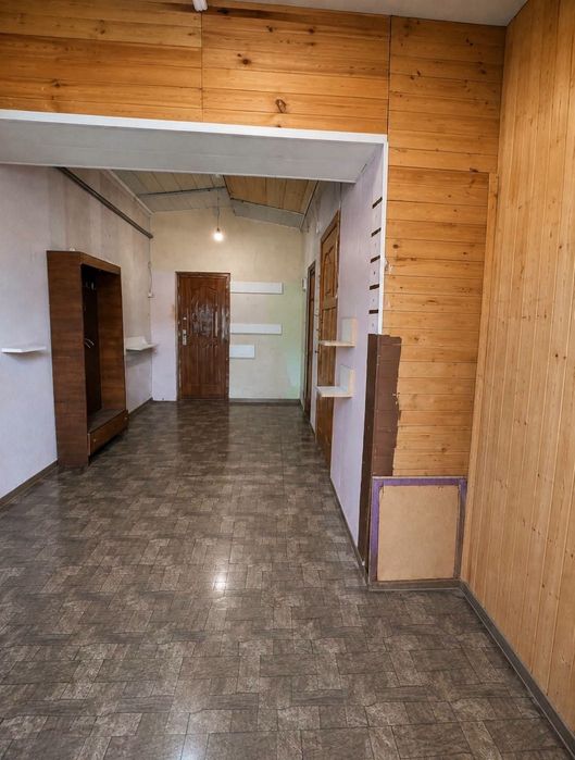 Продам комерційне приміщення у с.Стаївка