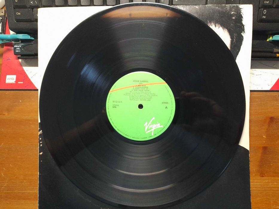 Disco Vinil LP  " SO" gravação original do Peter Gabriel de 1986. Usado em bom estado.