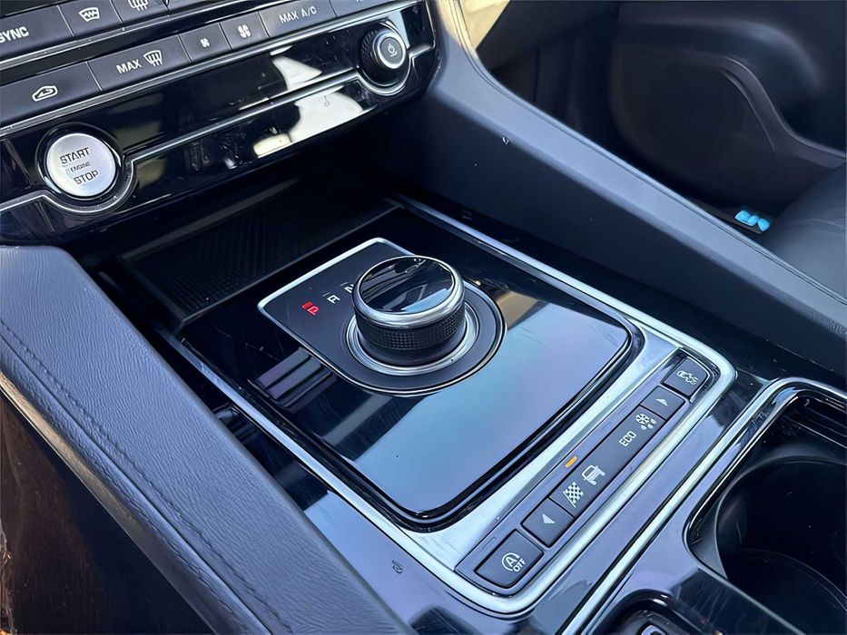 Jaguar F-PACE      2020