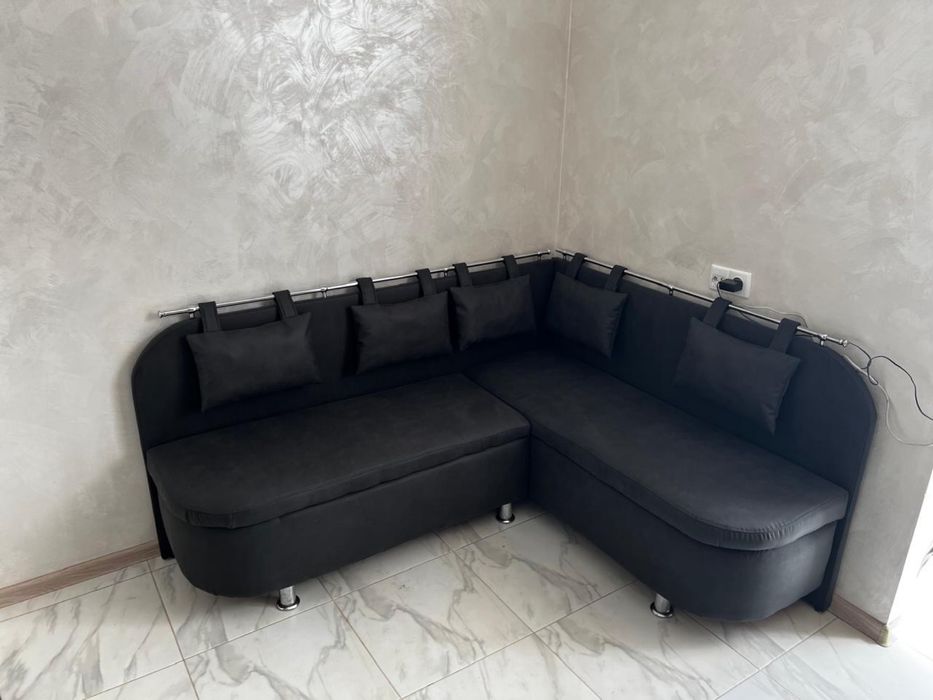 Перетяжка, ремонт меблів у Чернівцях Дивани, крісла, куточки як нові!