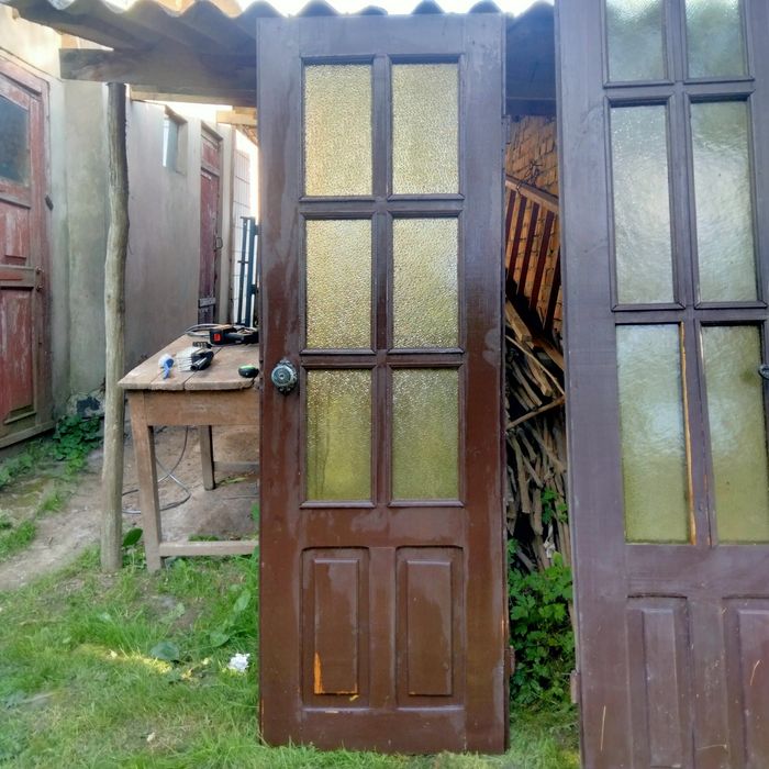 Дерев'яні двері ,