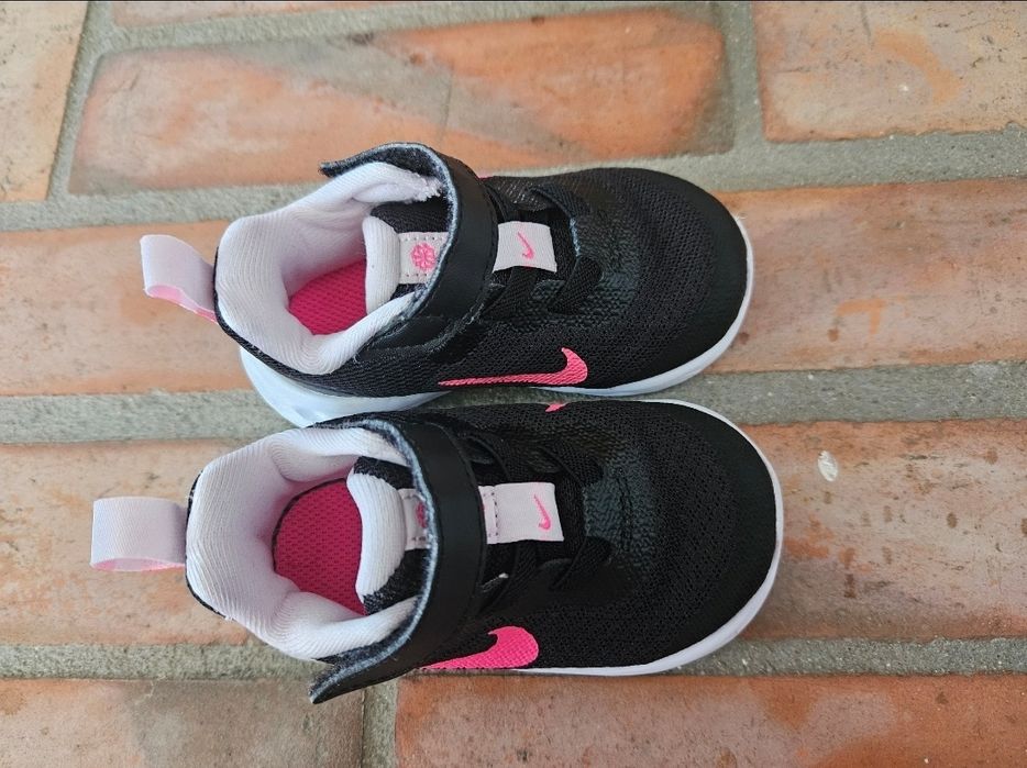 Ténis pretos Nike (19) como novos

Ténis usados 1vez, em excelente est