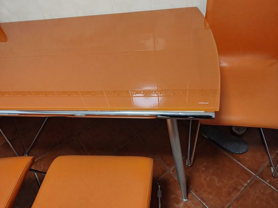 Mesa com cadeiras