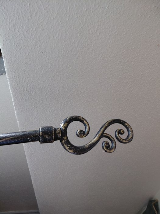 Varões para pendurar cortinados