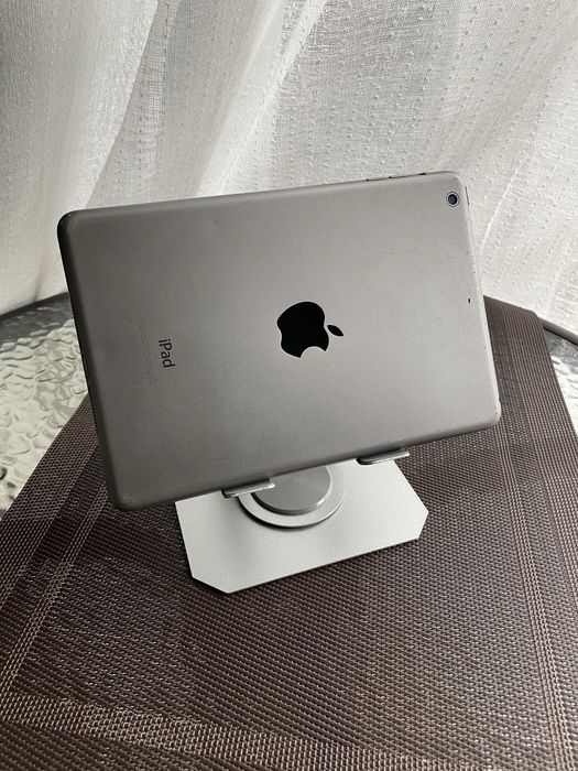 Продам регульовану алюмінієву підставку під планшет або телефон