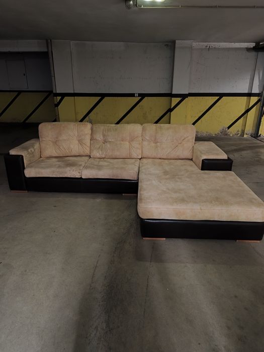 Sofá com chaise longue