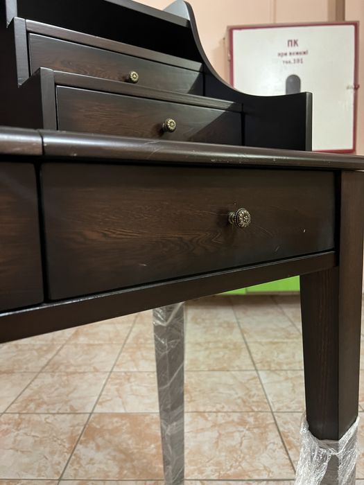 Туалетный столик ручной работы из массива береста, цвет венге