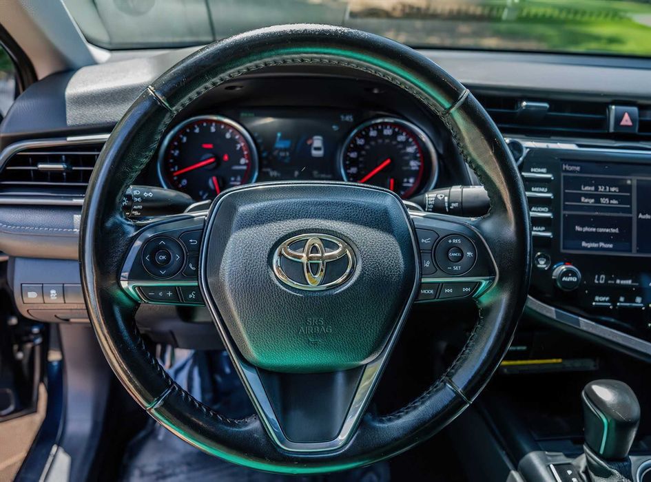 Toyota Camry XLE      2020