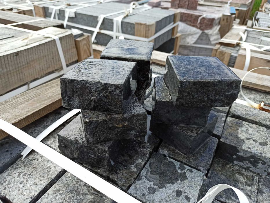 Granit kostka granitowa czento łupana płomieniowana 10/10/6