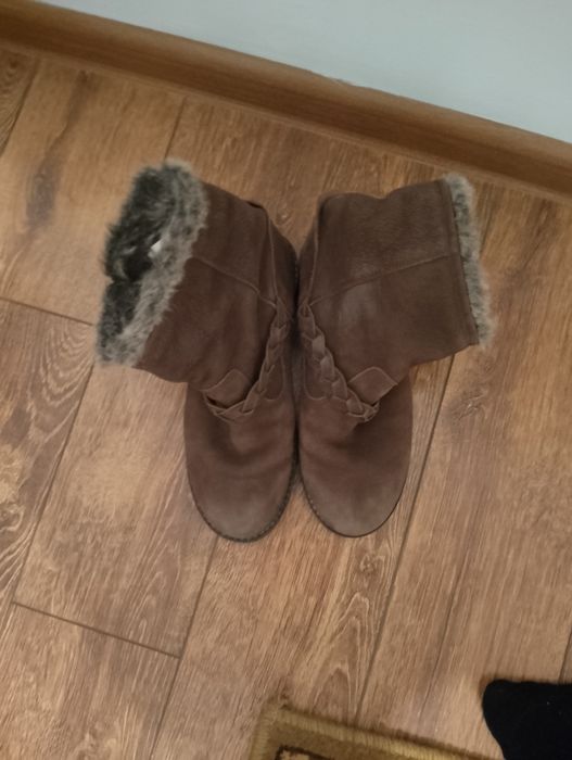 Чобітки жіночі,коричневого кольору