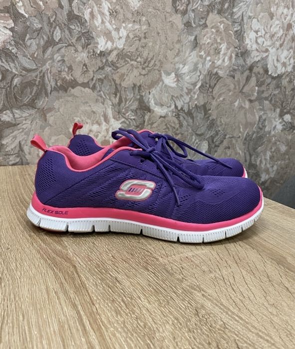 Skechers р.38 -39 кросівки кроси кроссовки