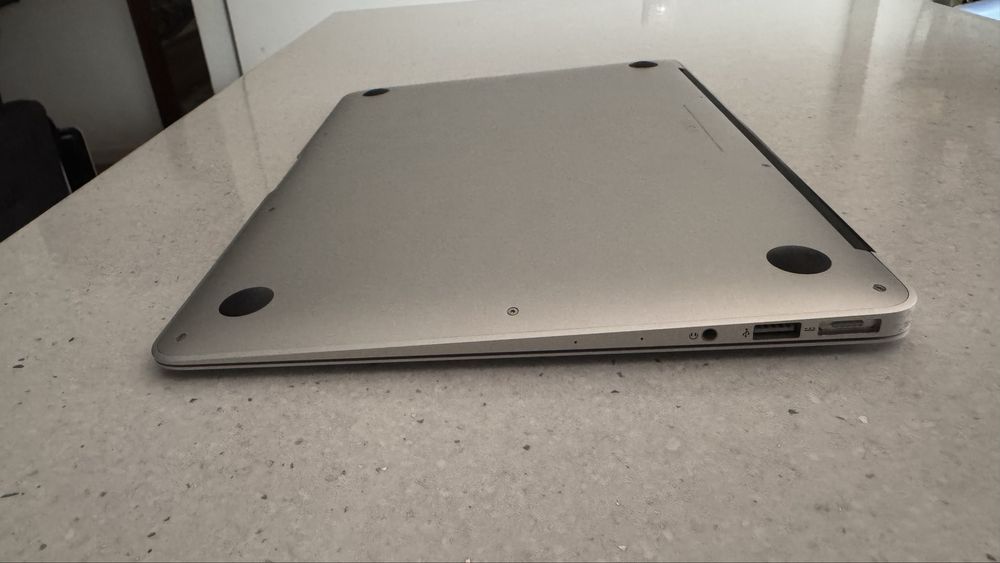 Apple Macbook Air “13