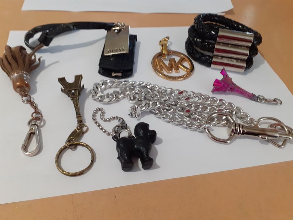 Тренд сезону - акцентні дармовиси