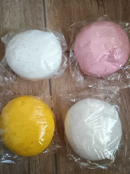Gniotek  squishy pachnąca  bułeczka