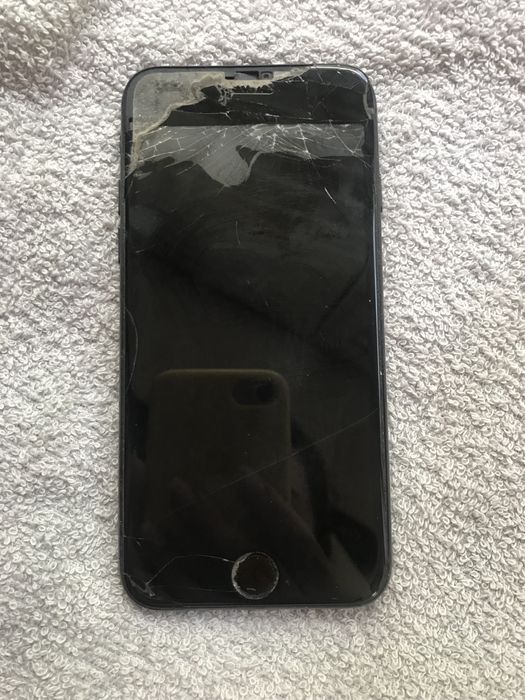 Продам на запчасти Iphone 7 (256 Gb)