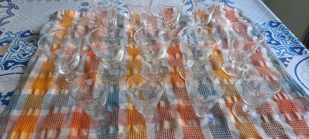 13 copos antigos de licor431849228940748803
