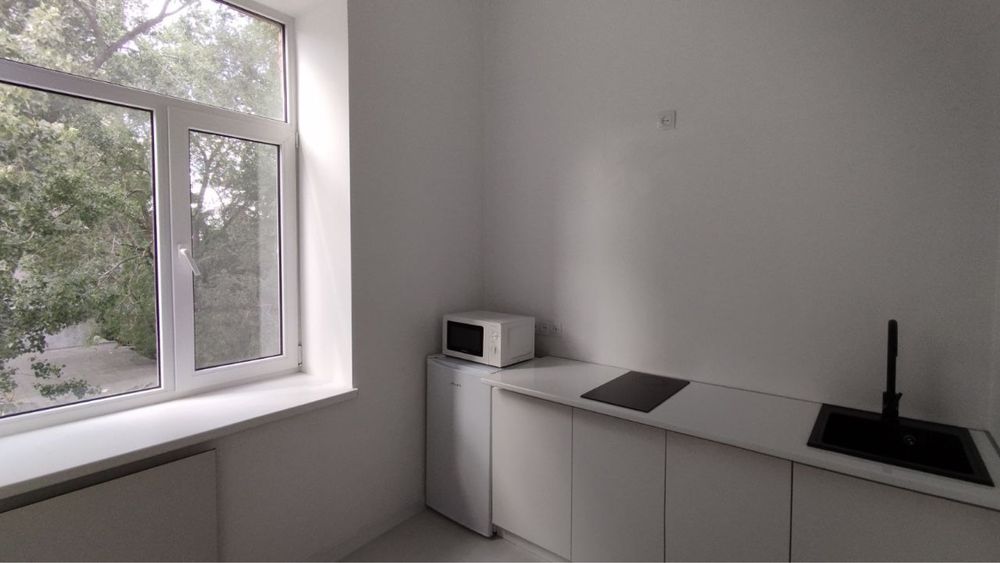 Продам 2к квартиру з ремонтом, центр - View 2