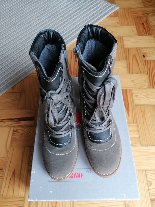 Botas de salto alto em camurça nº 38