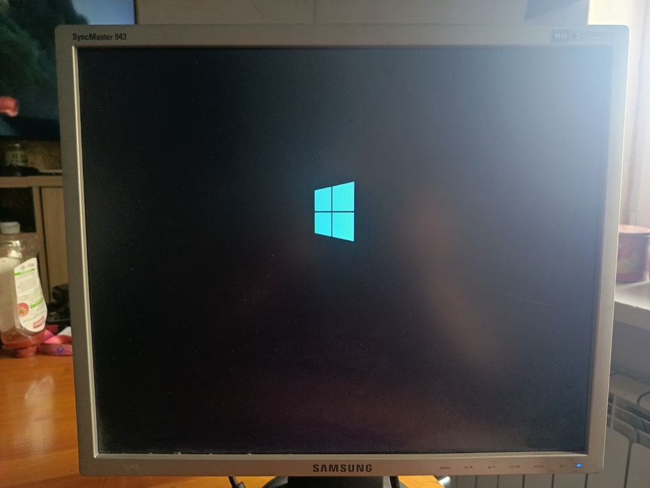 Monitor SyncMaster 943