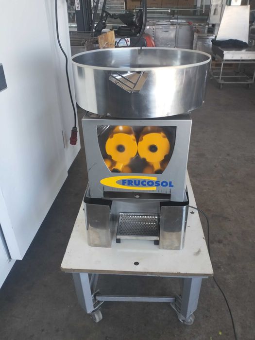 Máquina de sumo laranja