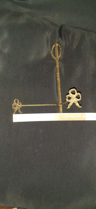 Suporte em Bronze para Pratos