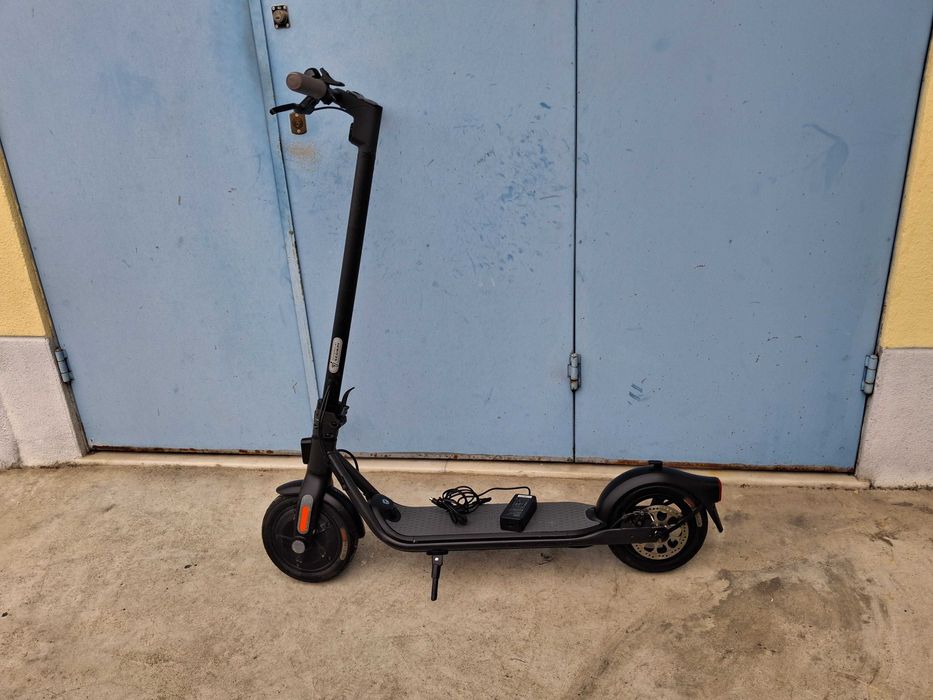 Trotinete com carregador pronta a andar