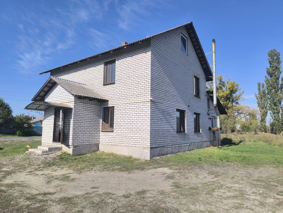 Продам дом в селе Вiльне (Свердловка) 60000