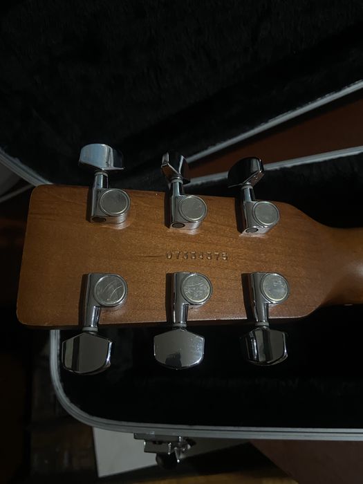 Godin / Art & Lutherie CW Cedar Black QI