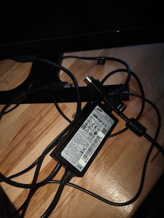 Samsung 22" 60 герц / Монитор LS22E390HSO