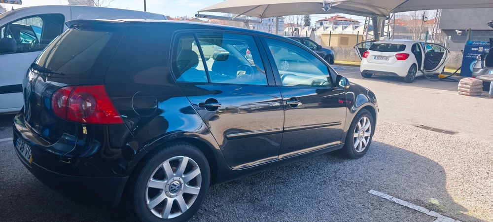 VW Golf V 1.6 FSI (2003) - Excelente Estado