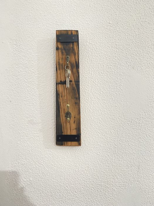 Suporte/cabide de parede artesanal em madeira