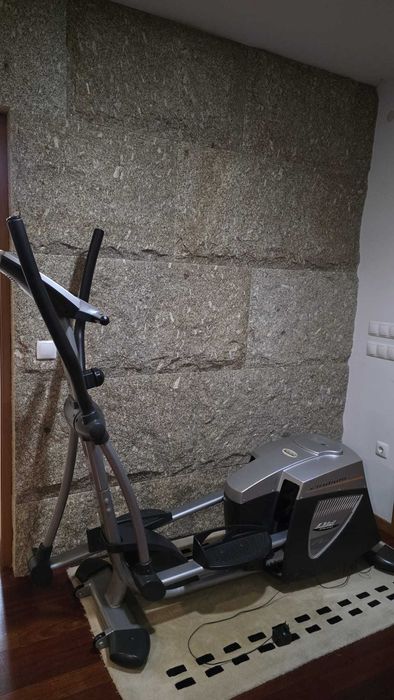 Elíptica BH Fitness Iridium Avant G245 – Como Nova | Muito Robusta