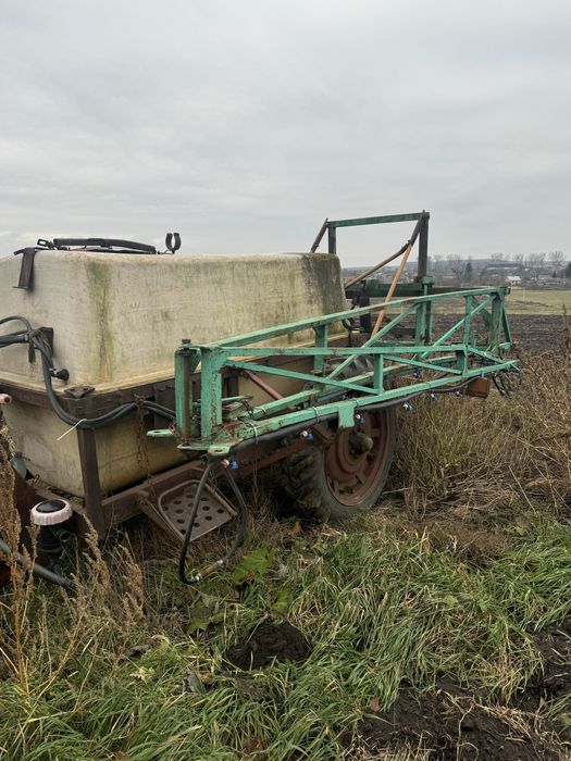 Продам оприскувач оп- 2000