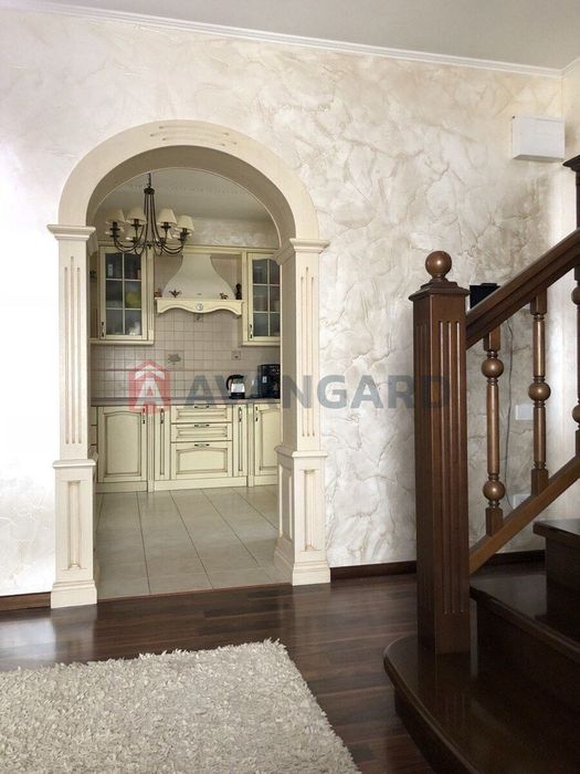 Продам просторий сучасний будинок (Космос, ост. Південний ринок)