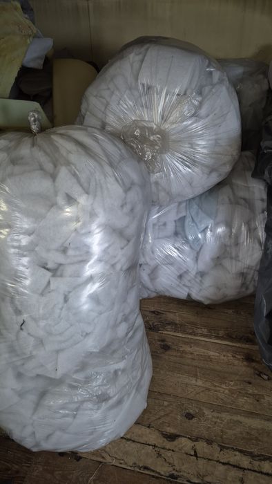 Ścinki waty tapicerskiej