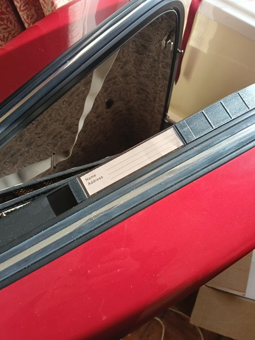 Luxuosa mala de viagem de porão Samsonite vermelha belíssima